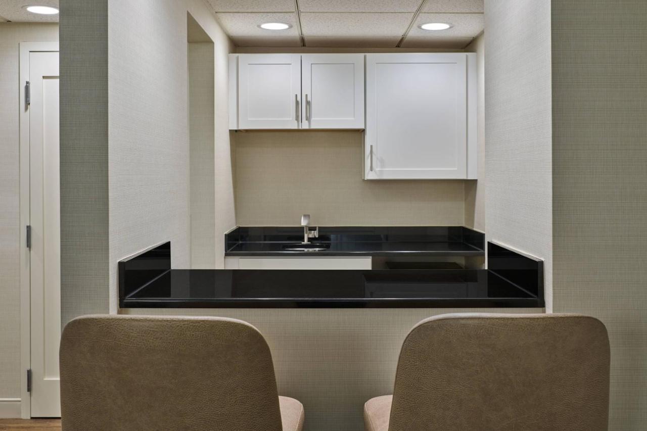 Delta Hotels By Marriott Muskegon Convention Center Esterno foto