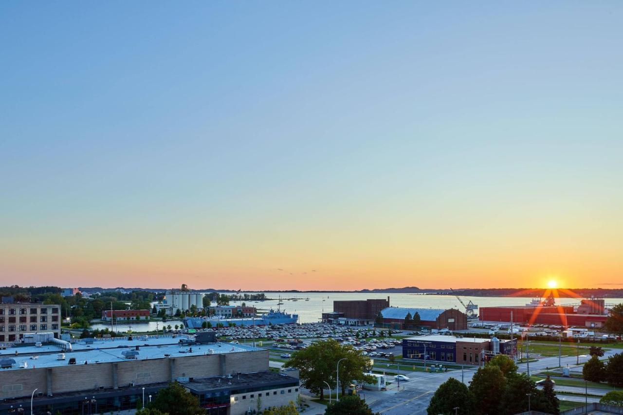 Delta Hotels By Marriott Muskegon Convention Center Esterno foto