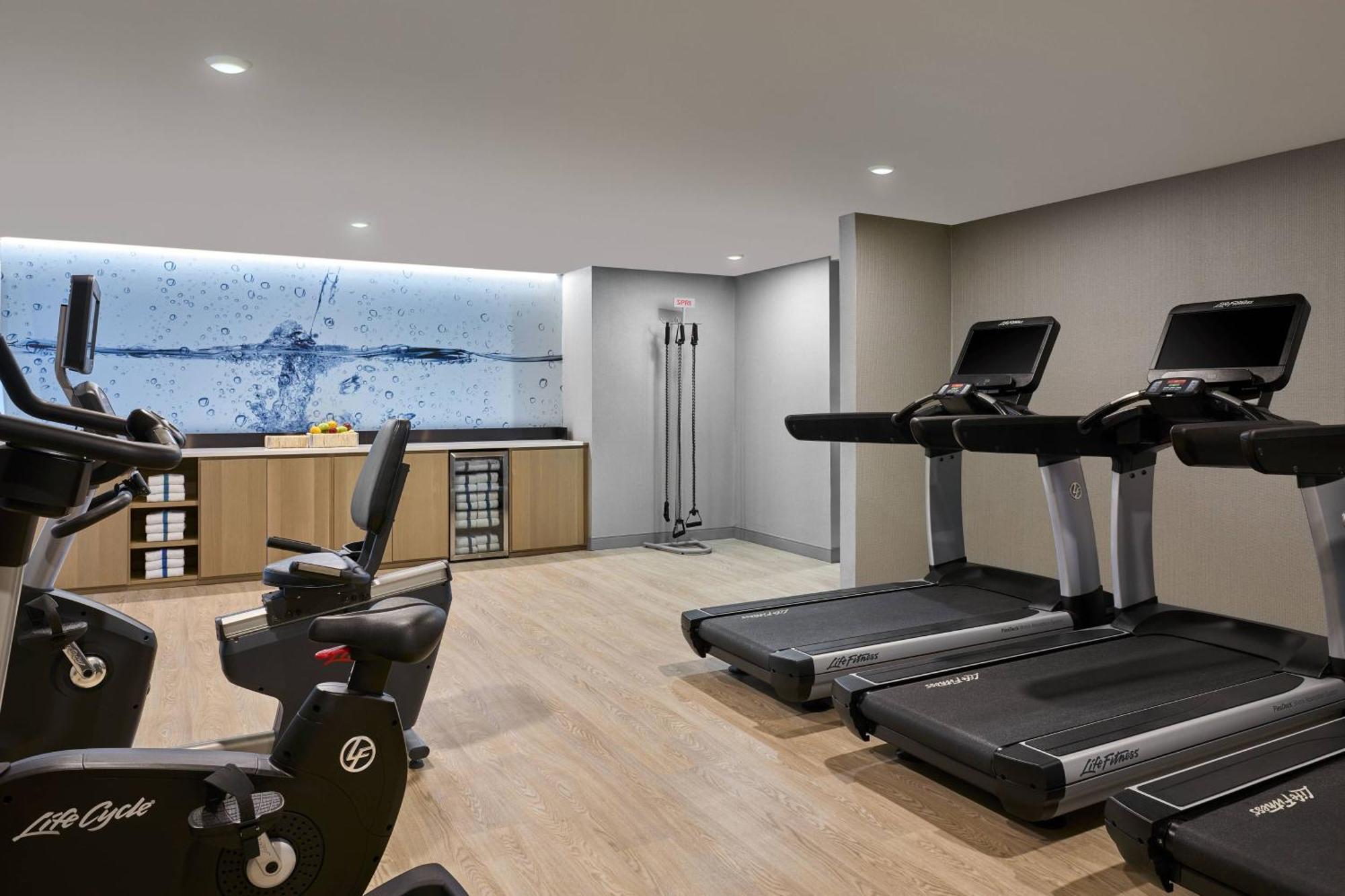 Delta Hotels By Marriott Muskegon Convention Center Esterno foto