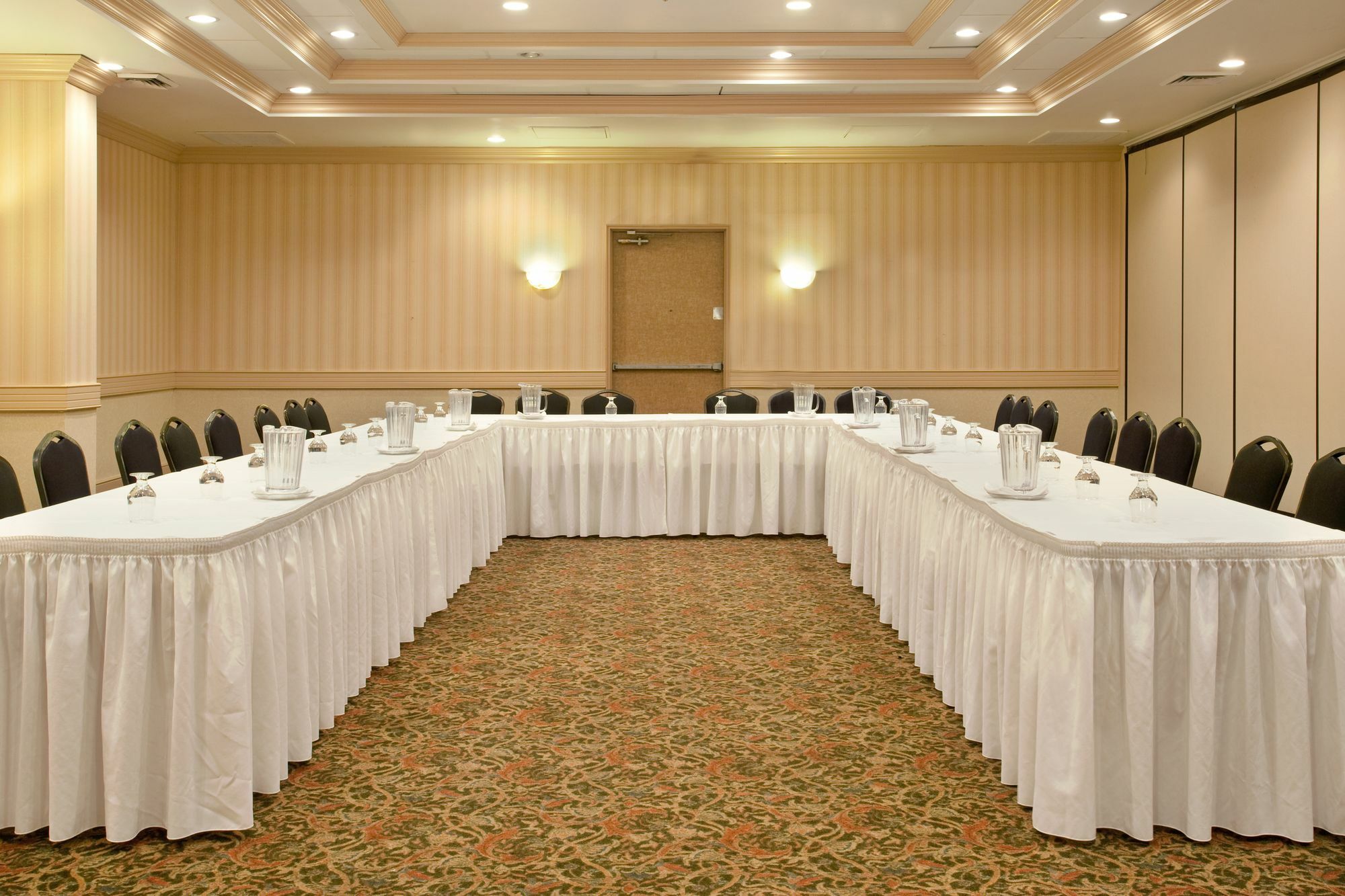 Delta Hotels By Marriott Muskegon Convention Center Esterno foto